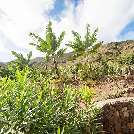 Nice With Fantastic Views Of The Coastline Of Tenerife *
