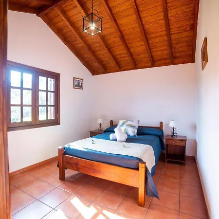 Nice With Fantastic Views Of The Coastline Of Tenerife *